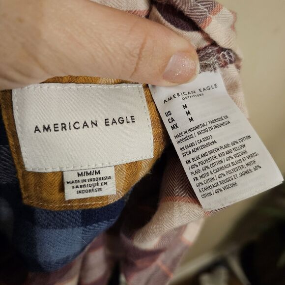 American Eagle Womens Crop Button Up Shirt M Multi Color Plaid Patchwork Flannel - Picture 5 of 6
